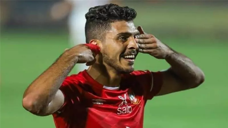 رغم العروض.. الأهلي يحسم موقفه من مستقبل محمد شريف