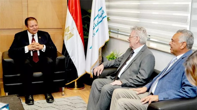 رئيس هيئة الاعتماد والرقابة الصحية يبحث ترتيبات البرامج التدريبية  الدولية لمراجعي الهيئة