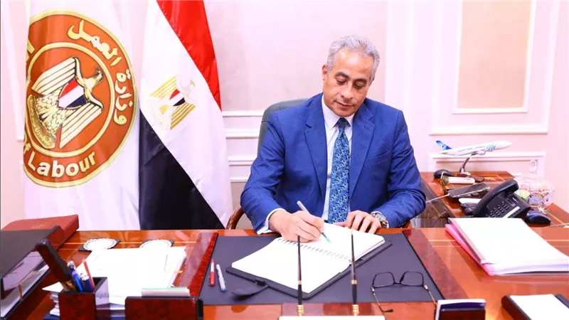 وزارة العمل: إجازة بأجر كامل للقطاع الخاص بمناسبة المولد النبوى الشريف الخميس المقبل 