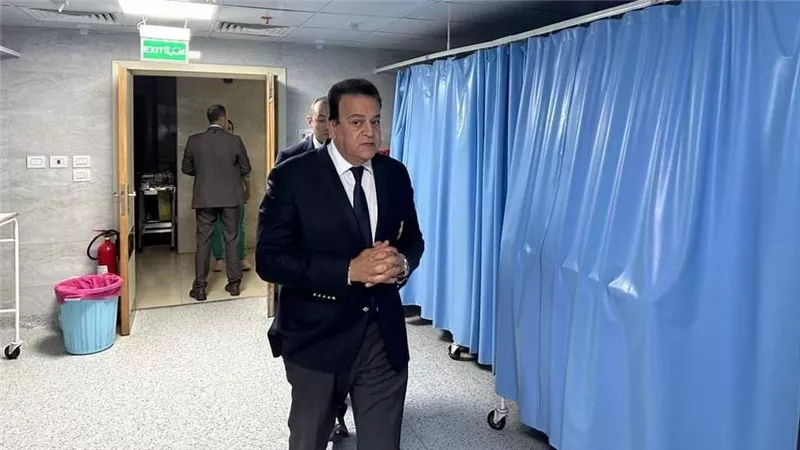 وزير الصحة يشيد بانتظام العمل وأداء الفرق الطبية بمستشفى هليوبوليس