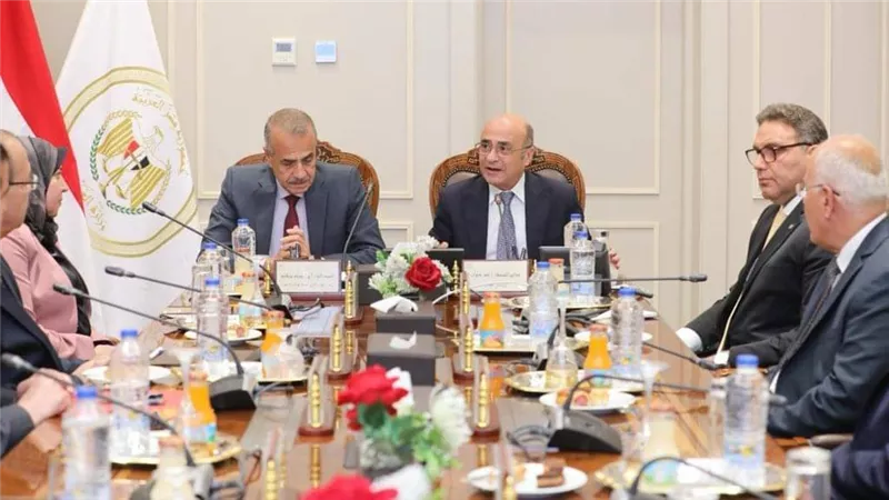 وزير العدل ورئيس الجهاز المركزي للتعبئة العامة والإحصاء يشهدان توقيع برتوكول تعاون مشترك في المجال الإحصائي