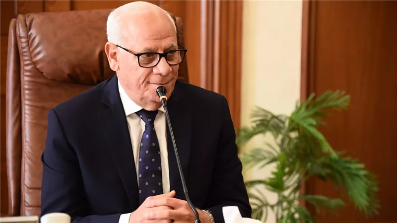 محافظ بورسعيد: بدء العمل في مشروع إنشاء ورصف ورفع كفاءة طريق بوسعيد المنزلة