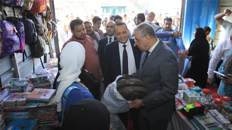 محافظ سوهاج يفتتح معرض أهلا مدارس لتوفير المسلتزمات المدرسية بأسعار مخفضة للمواطنين