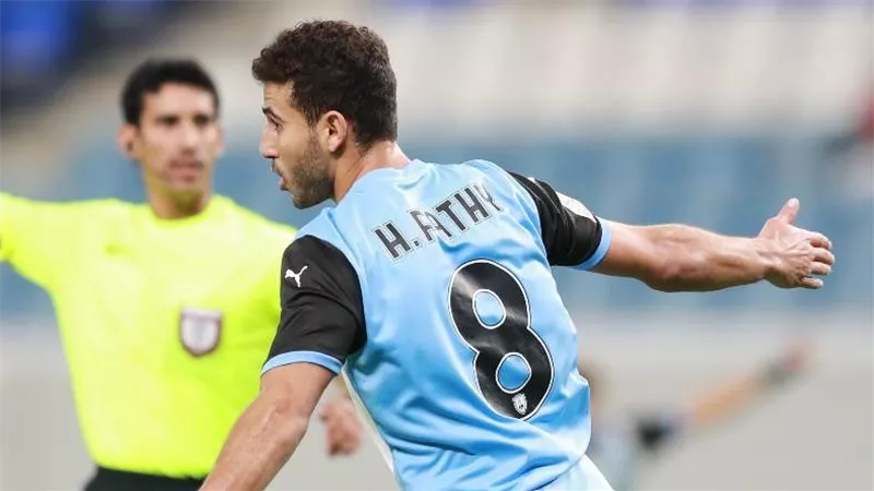 الدوري القطري..حمدي فتحي ينافس على جائزتي أفضل لاعب وأجمل هدف