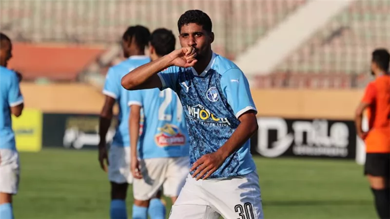 الفوز الأول.. بيراميدز يعمق جراح البنك الأهلي بهدف إبراهيم عادل