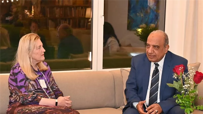 وزير قطاع الأعمال يبحث مع وزيرة الدولة للشؤون الاقتصادية السويسرية الفرص الاستثمارية المتاحة 