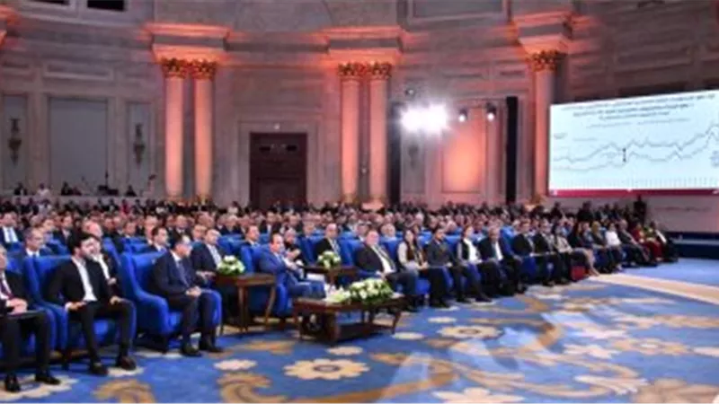 الرئيس السيسي للمصريين: اصمدوا وحولوا الظروف القاسية إلى منحة