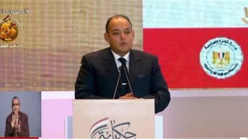 وزير الصناعة: إنشاء 17 مجمعا صناعيا فى 15 محافظة.. ونستهدف الوصول لـ100 مليار دولار صادرات