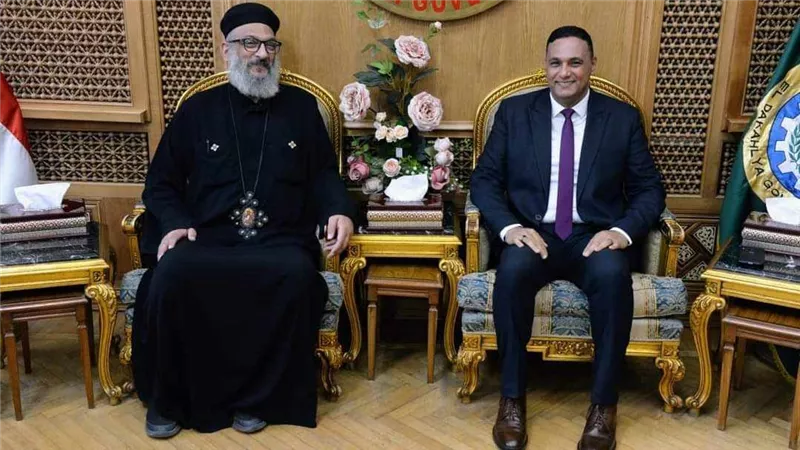 محافظ الدقهلية يستقبل راعي كنيسة العذراء مريم لتقديم التهنئة بمناسبة المولد النبوي الشريف
