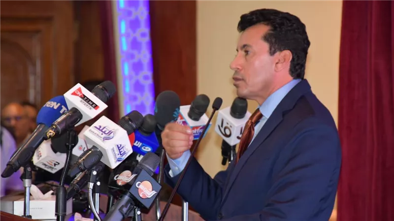 وزير الشباب والرياضة يُعلن تفاصيل زيادات مكافآت الرياضيين 