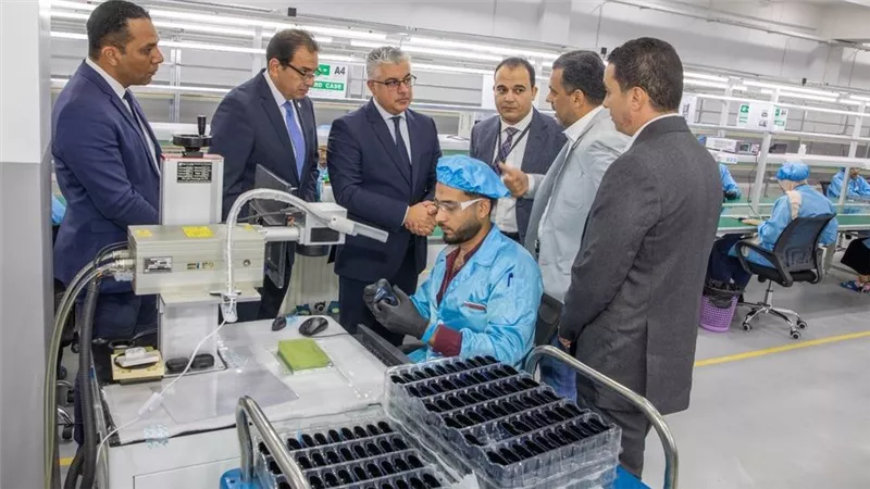 اقتصادية قناة السويس تشهد افتتاح أول مصنع لإكسسوارات المحمول القابلة للارتداء في مصر والشرق الأوسط 