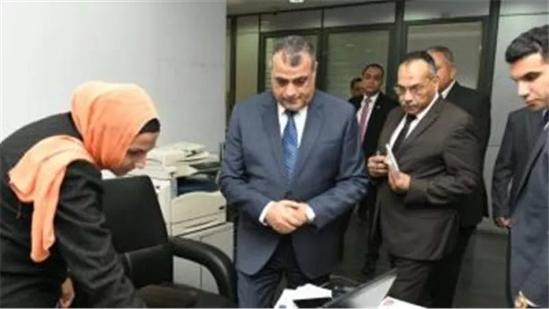وزير الانتاج الحربى يجرى زيارة تفقدية مفاجئة لمركز التميز العلمى والتكنولوجى