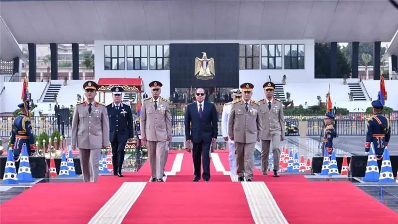 الرئيس السيسى يزور قبرى ناصر والسادات ويترأس اجتماع الأعلى للقوات المسلحة