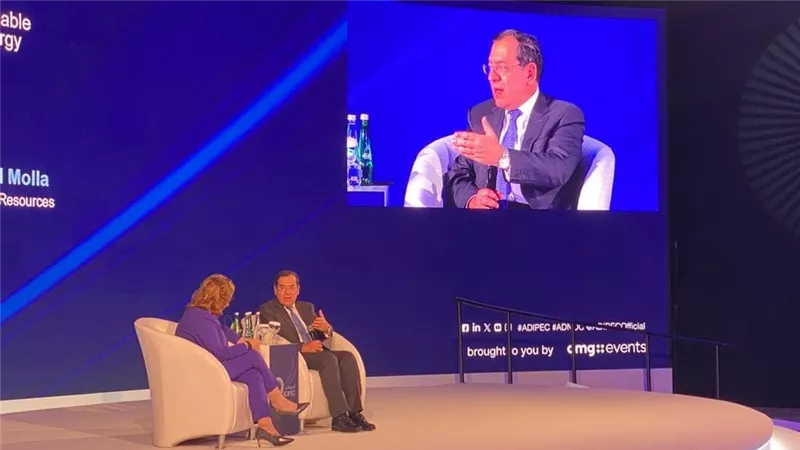وزير البترول:مصر تعمل على التحول إلى مركز إقليمى لمصادر الطاقة النظيفة ومنخفضة الكربون