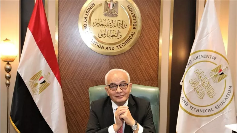 وزير التربية والتعليم يوقع قرارات تعاقد المعلمين الجدد الناجحين في 