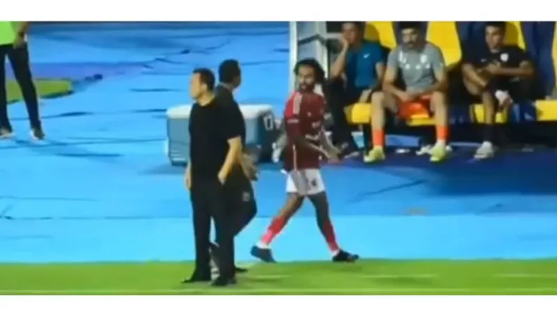بعد مشادة مع قمصان.. الأهلي يحسم الجدل بشأن توقيع عقوبة على الشحات