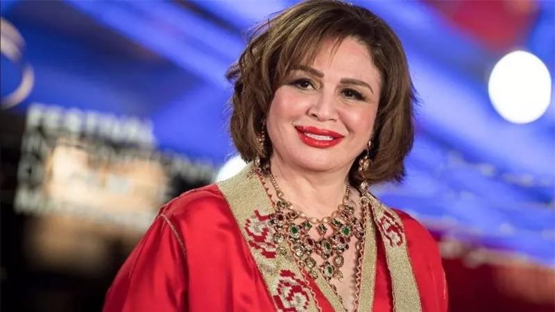 إلهام شاهين: فين المشكلة أني ست كبيرة واحب واحد أصغر مني