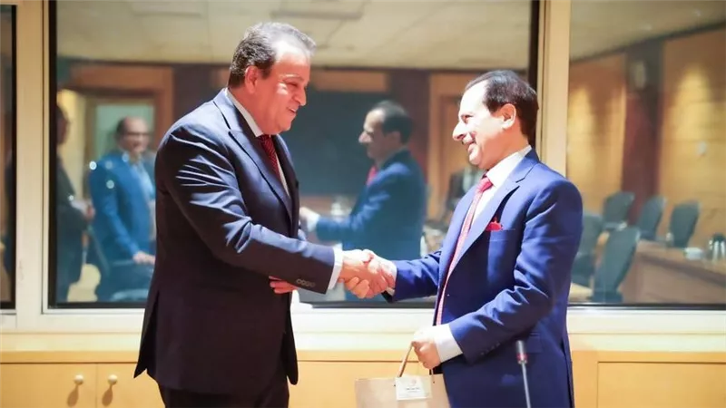 وزير الصحة ونظيره الباكستاني يناقشان تعزيز التعاون بين البلدين في المجال الصحي