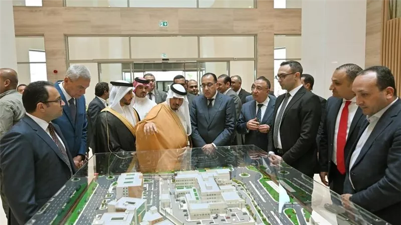 مدبولي: الدولة حريصة على تشجيع مختلف الاستثمارات في القطاع الصحي 