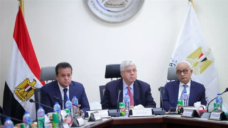 وزير الصحة يشارك في  اجتماع مجلس أمناء بنك المعرفة المصري