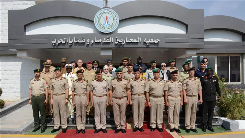 القوات المسلحة تنظم معرضاً لإبداعات المحاربين القدماء بمناسبة الإحتفال باليوبيل الذهبى لذكرى أكتوبر