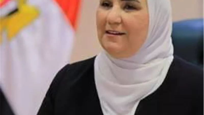 وزيرة التضامن الاجتماعي تستعرض الخدمات العلاجية للخط الساخن لصندوق مكافحة الإدمان 