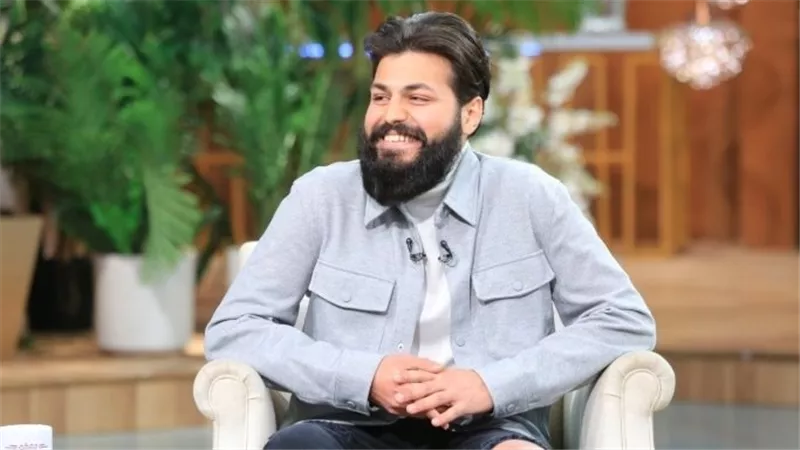 حافظ كتاب الله.. مسلم: والدي رجل أزهري ومبحبش اسمه يختلط في الغناء