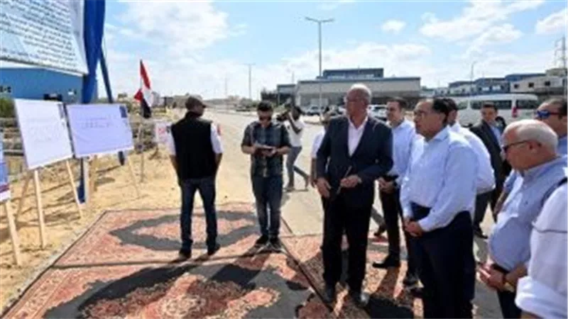 رئيس الوزراء يتفقد مشروع إنشاء مجمع الصناعات المغذية 