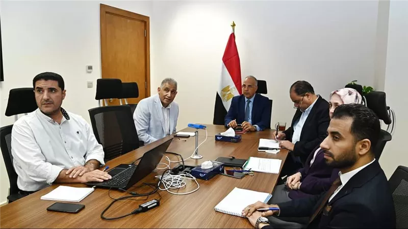 الدكتور سويلم يتابع موقف المشروعات المائية