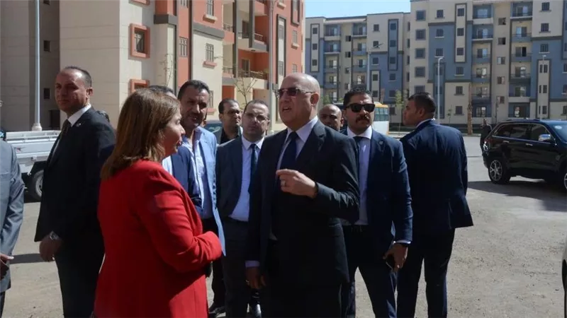 وزير الإسكان يتفقد وحدات المبادرة الرئاسية 
