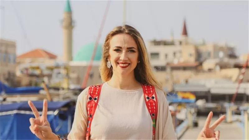 اعتقلها الاحتلال.. من هي الفنانة الفلسطينية دلال أبو آمنة؟