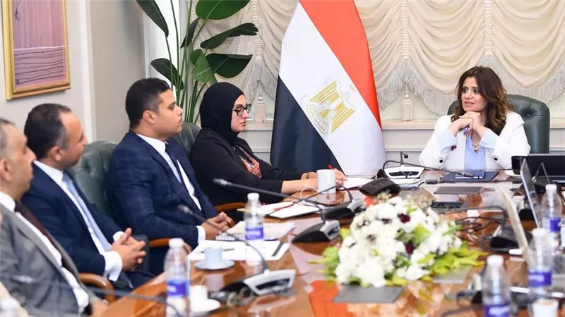 وزيرة الهجرة: حريصون على تعزيز التعاون مع القطاع الخاص لتعزيز التوعية وربط أبنائنا بالوطن 