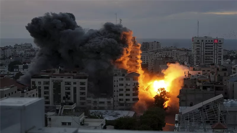 حرب همجية.. إدانات دولية لإسرائيل بعد قصفها مستشفى في غزة