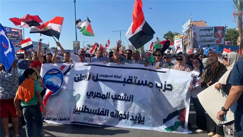 مظاهرات حاشدة في السويس تندد بالانتهاكات الإسرائيلية