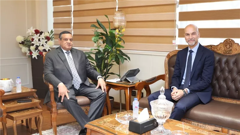 وزير التنمية المحلية يبحث مع قنصل عام فرنسا بالإسكندرية مجالات التعاون المشترك بين الجانبين 