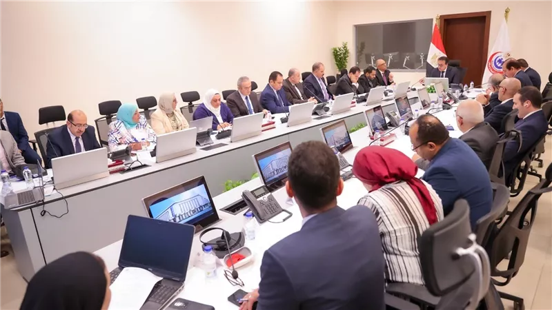 وزير الصحة يوجه بتكثيف الزيارات الميدانية لوكلاء الوزارة لتذليل المعوقات التي يواجهها المواطنون
