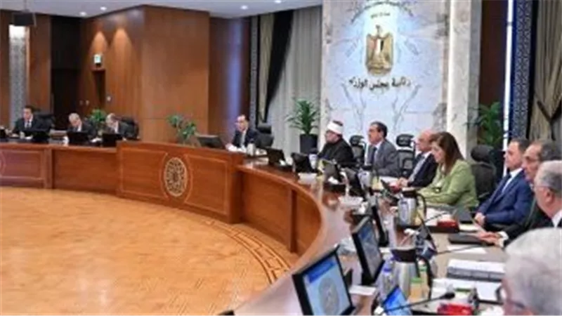 الحكومة تحيل 61 مشروع قانون إلى مجلس النواب