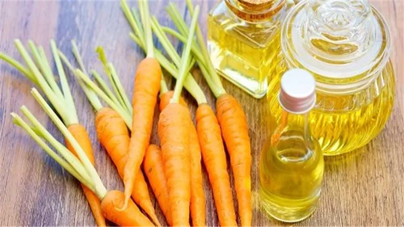 لا تستغني عنه فى روتينك اليومي.. فوائد زيت بذور الجزر