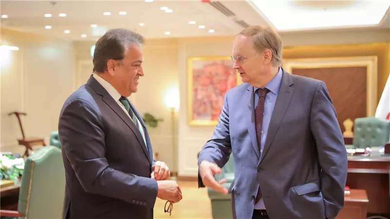 وزير الصحة يستقبل سفير الاتحاد الأوروبي في مصر لبحث التعاون بالملف الصحي