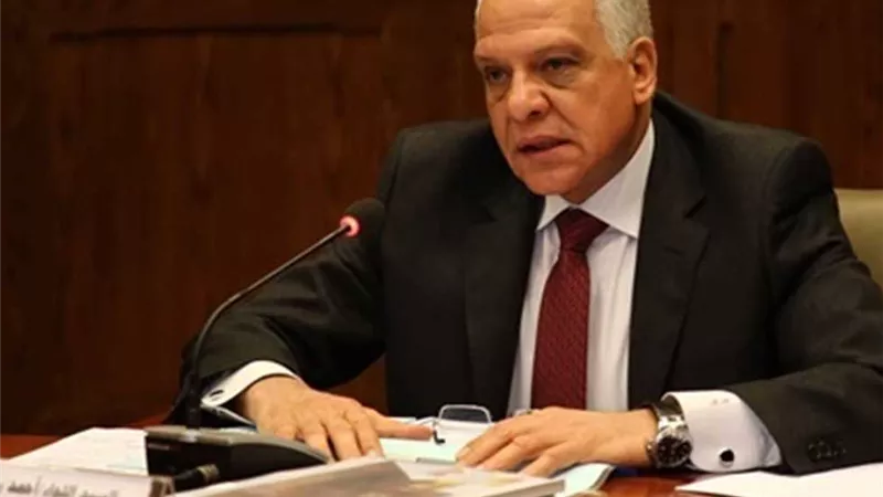 محافظ الجيزة لرؤساء الأحياء: مراجعة خطة مواجهة الأمطار ومتابعة صيانة بالوعات الصرف
