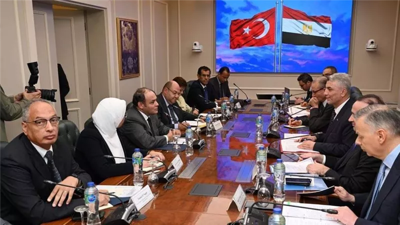 وزير التجارة ونظيره التركى يعقدان اجتماع موسع على المستوى الحكومي