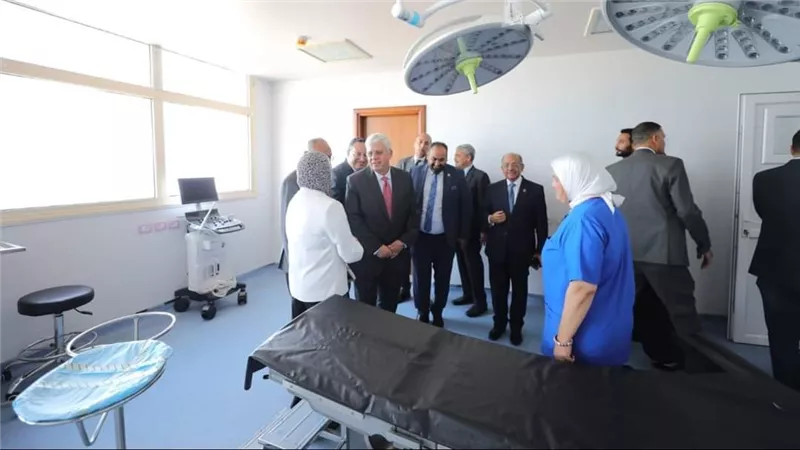 وزير التعليم العالي يفتتح عدة مشروعات طبية بالمستشفيات الجامعية بالإسكندرية