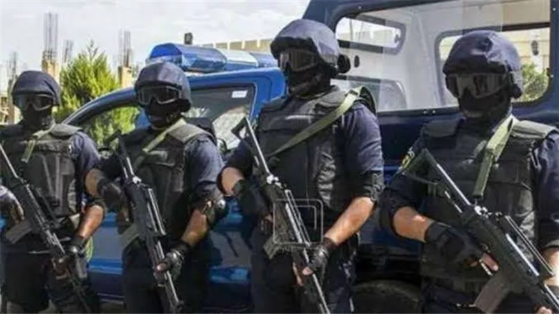 بالتعاون مع مديرية أمن البحيرة..  ضبط سائق هارب من تنفيذ عدد من الأحكام القضائية 