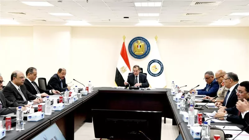 وزير البترول والثروة المعدنية يتابع ملفات عمل الهيئة العامة للمنطقة الاقتصادية للمثلث الذهبى