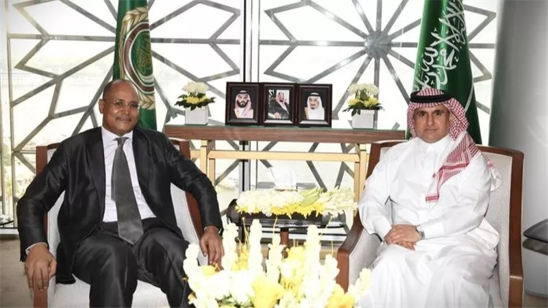 السفير المطر يستقبل الأمين العام المساعد للجامعة العربية للشؤون القانونية