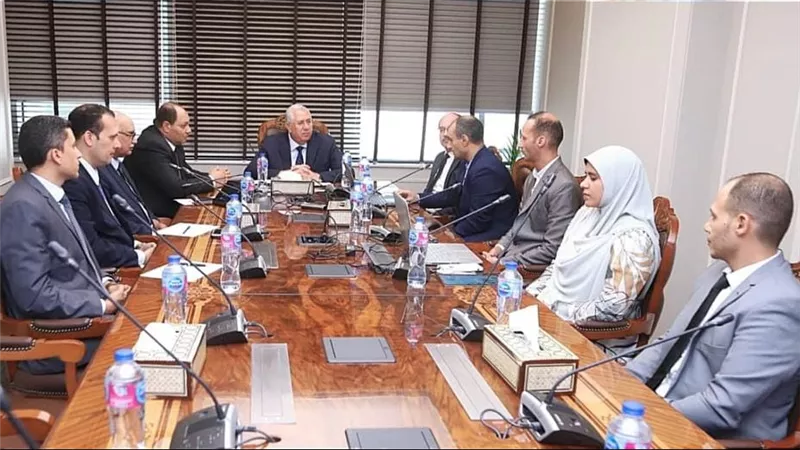 وزير الزراعة يتابع منظومة التحول الرقمي وميكنة خدمات الحجر الزراعي والصادرات والواردات 