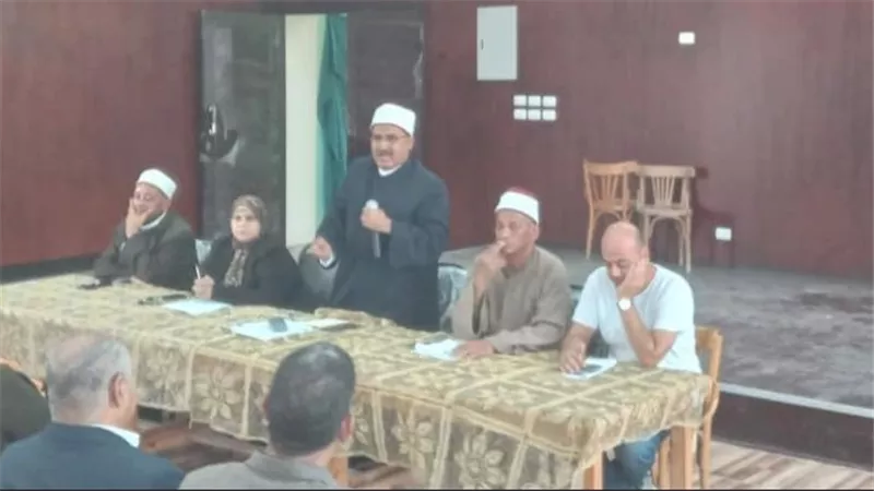 رئيس الأزهر بالسويس يجتمع بشيوخ المعاهد لجميع المراحل الدراسية