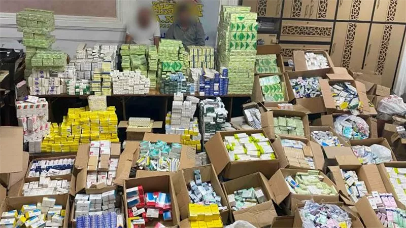 بقيمة 90 مليون جنيه.. ضبط صيدلي ومساعده بحوزتهم كميات من الأقراص والعبوات المخدرة بالدقهلية