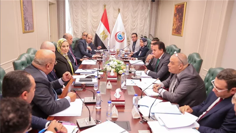 وزير الصحة يُعلن الموافقة على ضم أعضاء المهن الطبية والعاملين بالمؤسسة العلاجية إلى عضوية الصندوق