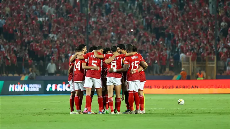 بكاء البعض.. غليان داخل غرفة ملابس الأهلي بعد الخروج أمام صن داونز